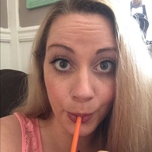 Meet your Posher, Leah